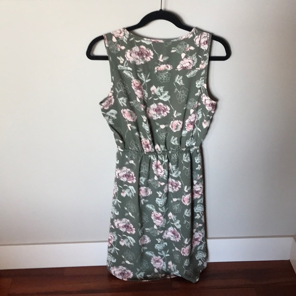 small flower Kismet dress Nwot - Picture 3 of 3